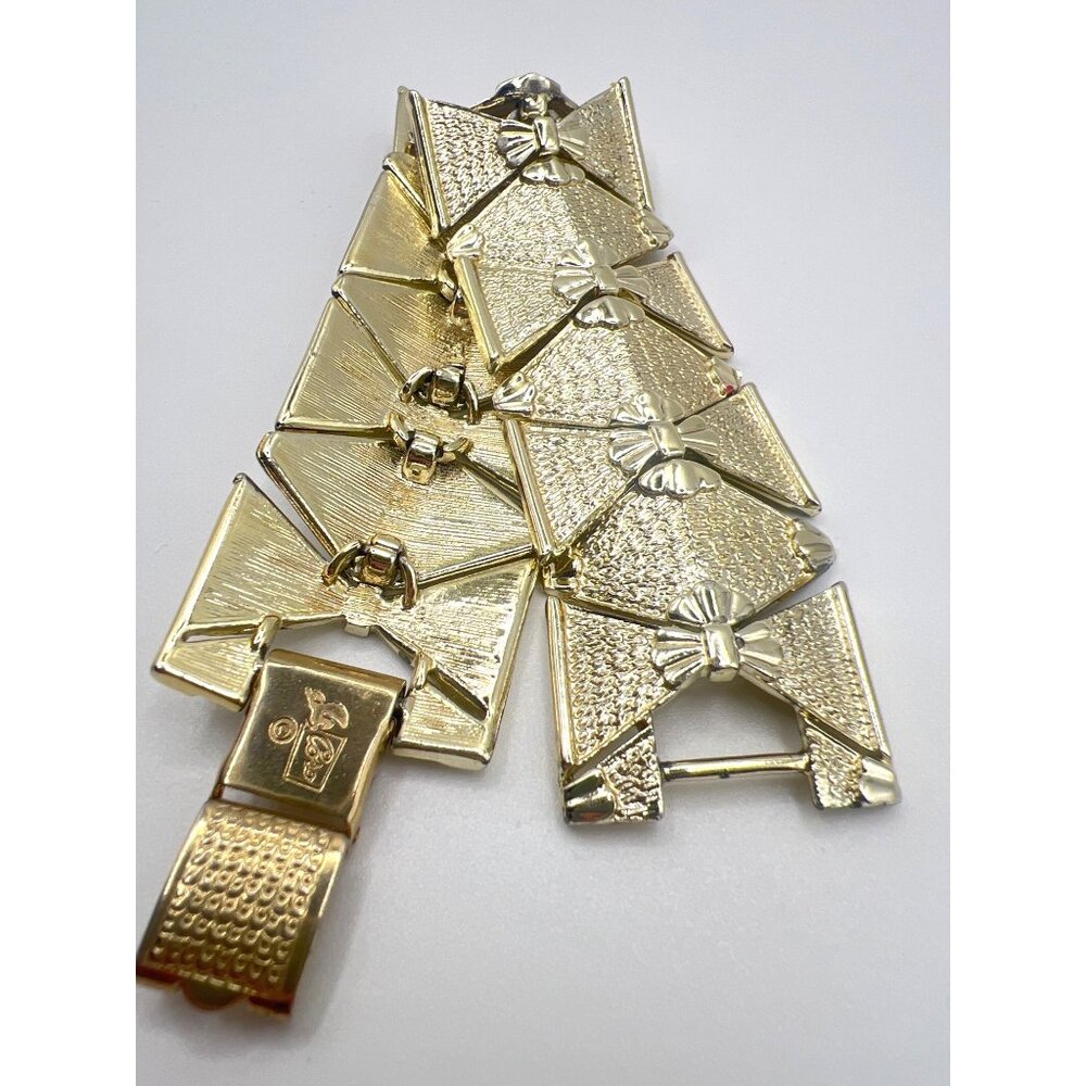 Vintage Pegasus Coro Bracelet Wide Link Light Gold Tone‎ Textured Bow Geometric